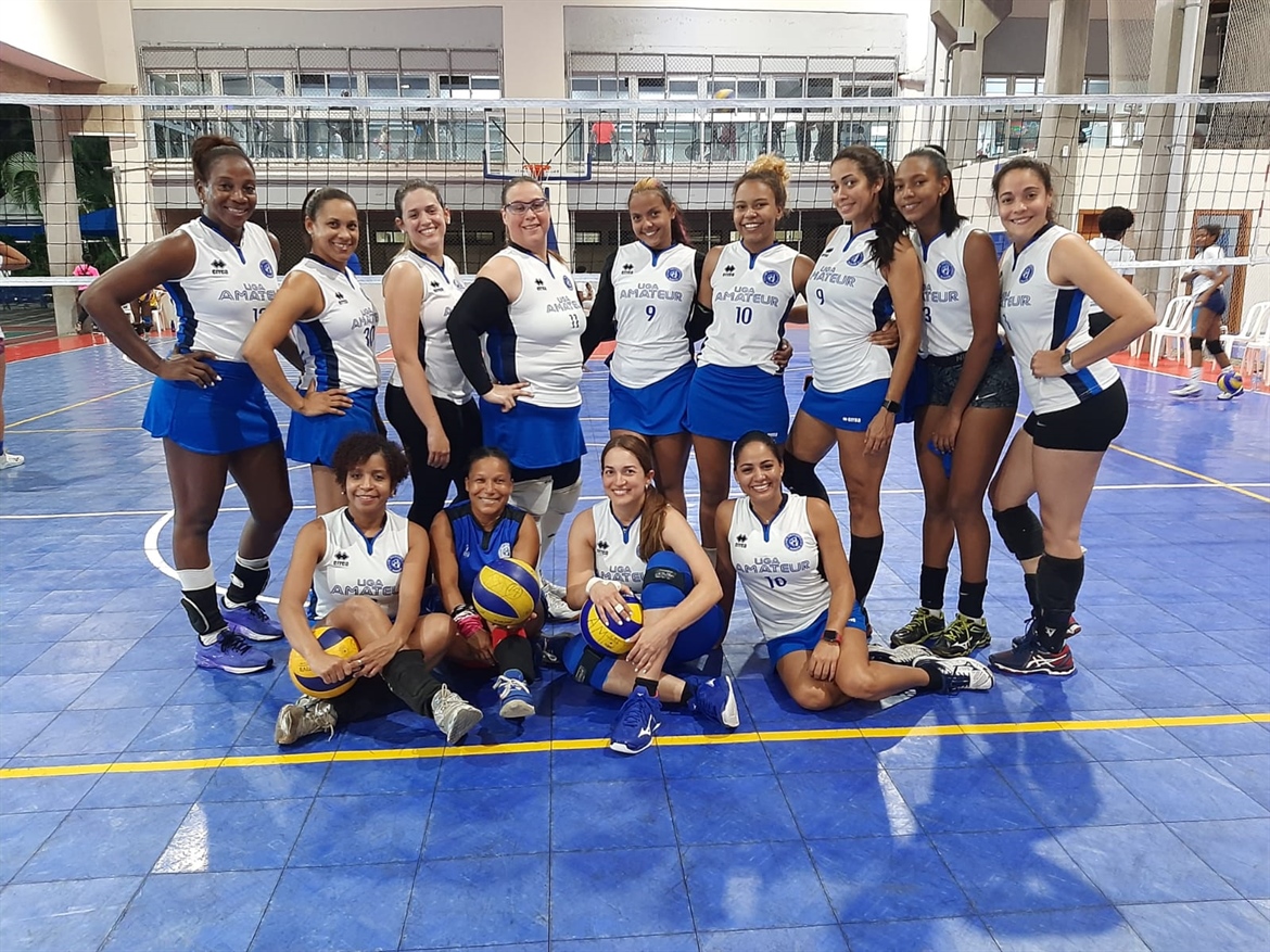 Liga Amateur Naco de Voleibol se Impuso a Equipo Bulgaria 3-1