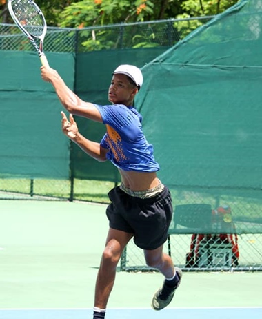 Tenista Naqueño Ángel Maleno Avanza en Torneo Internacional