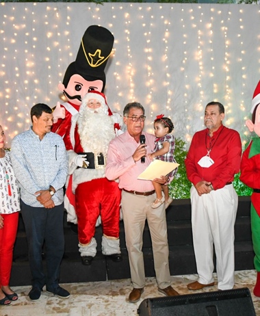 Directiva del Club Naco Encabezó Acto "Abrazando la Navidad"
