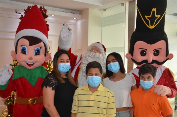 Santa Claus Compartió con las Familias Naqueñas