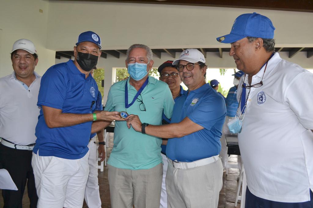 Juan Queliz Primer Lugar Bruto con 72 golpes en Categoría "A"