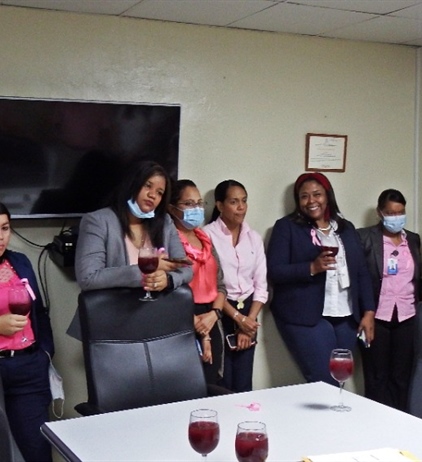 Empleadas Club Naco Brindaron en Día Internacional de la Mujer