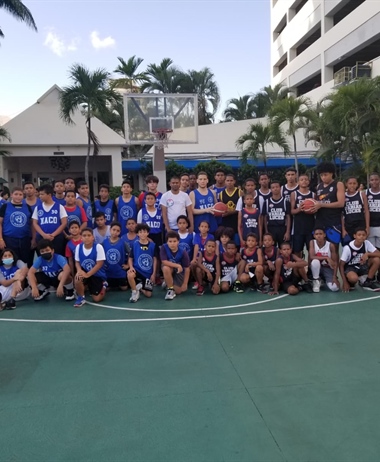 Naco y Varias Luces Dividieron en Baloncesto