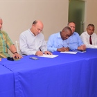 Club Naco firma acuerdo beneficiará atletas Universitarios