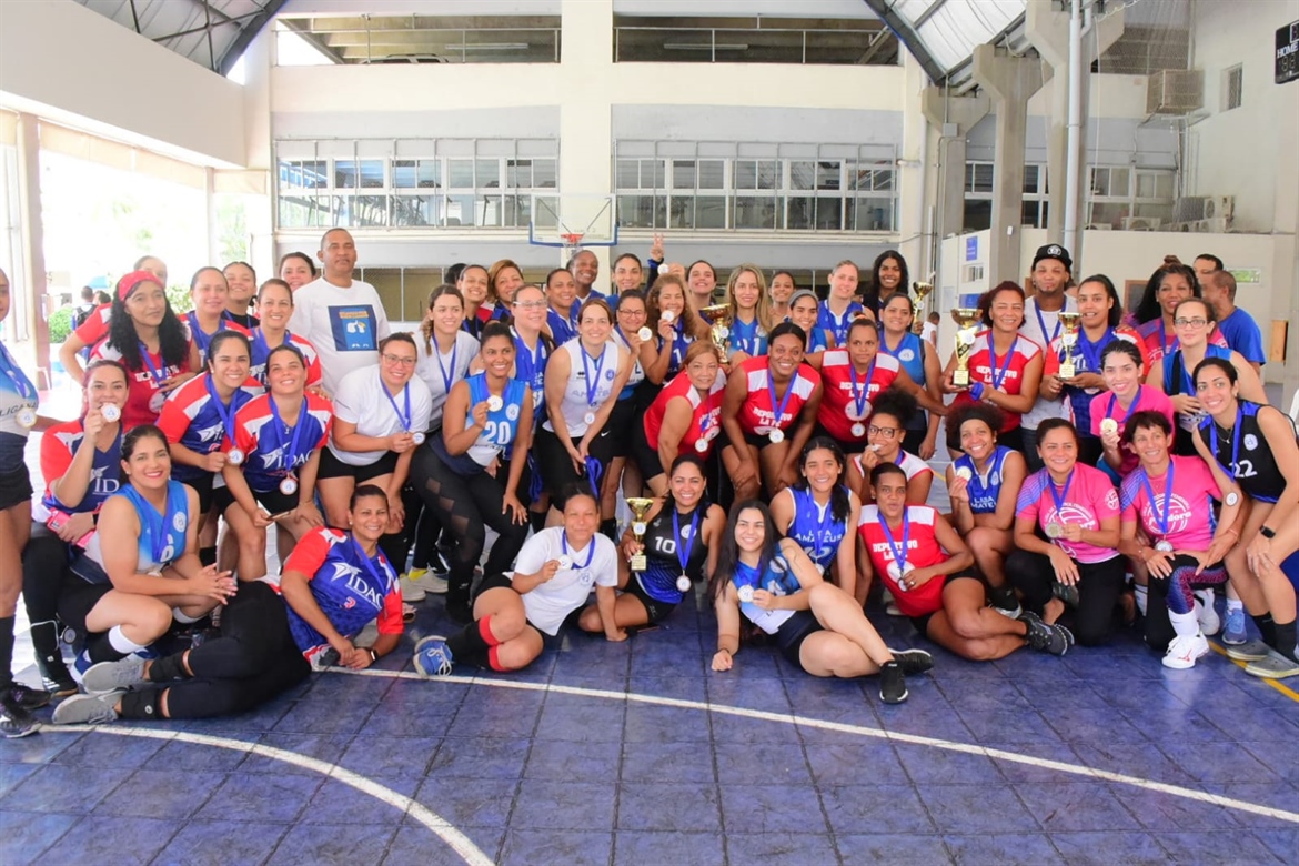 Clubes Naco y La Fe Campeones Torneo de Verano Voleyball Liga Amateur