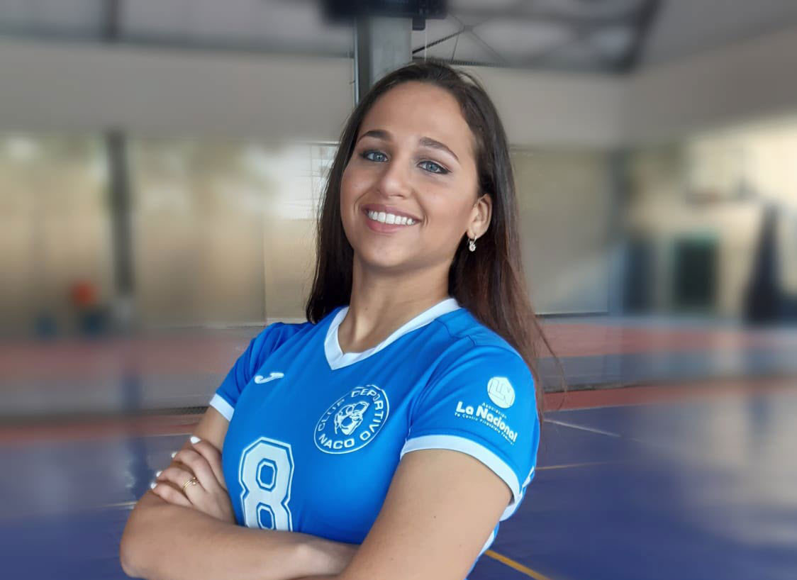 Alejandra Metz Voleibolista Naqueña Becada en Estados Unidos