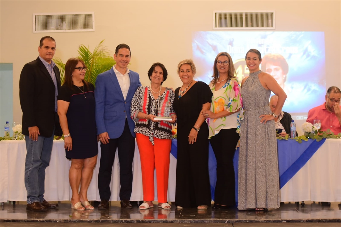 Rinden Emotivo Homenaje a Doña Maritza Creus