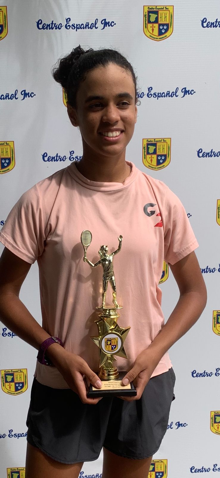 Tenista Naqueña Yelena Sánchez ganó en Torneo Nacional