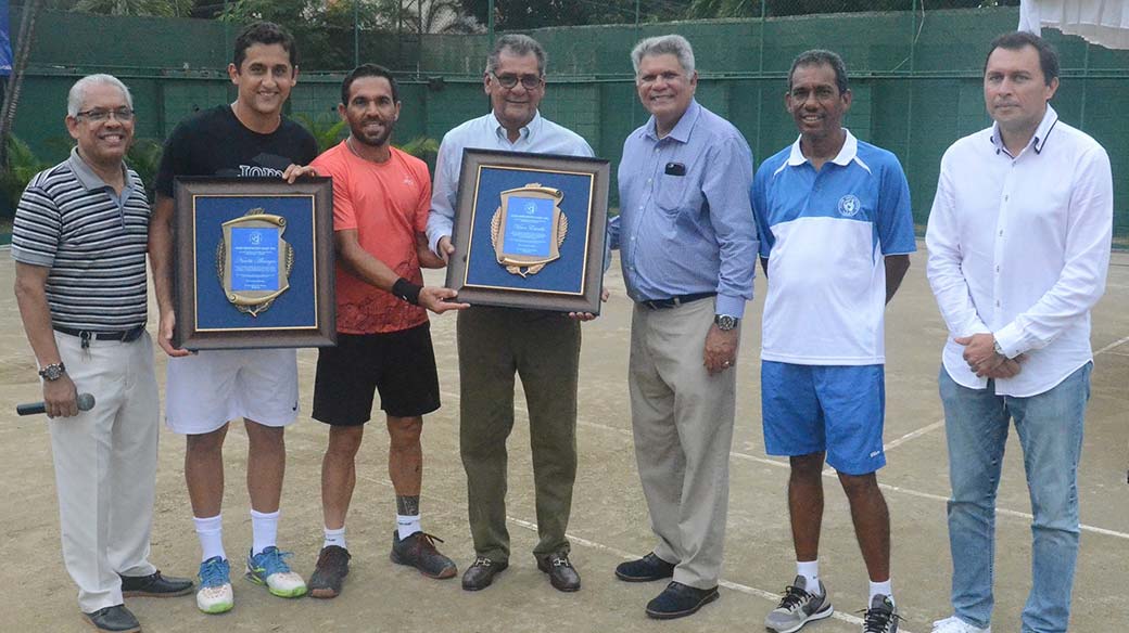 Víctor Estrella y Nicolás Almagro protagonizaron partido de exhibición en el Club Naco