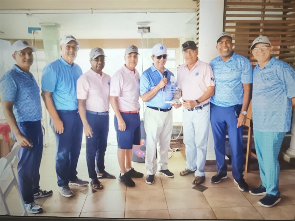 Golf Naco celebra 1era. Parada de Golf en Las Aromas de Santiago
