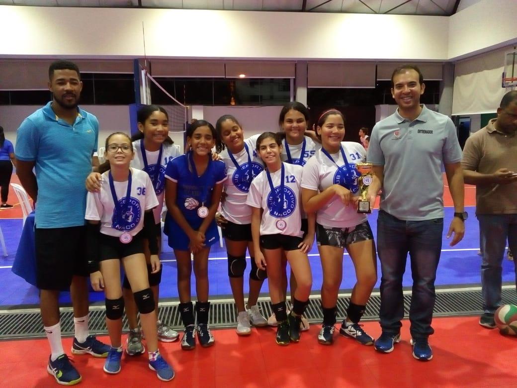 Naqueñas Lograron Bronce en Mini Voleibol
