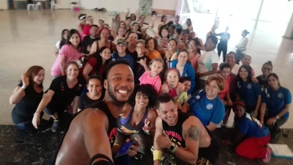 Se Gozó en la Zumba de Karate