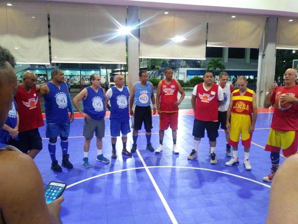 Equipo de Maxi Baloncesto 50 años y Más Continúa su Preparación