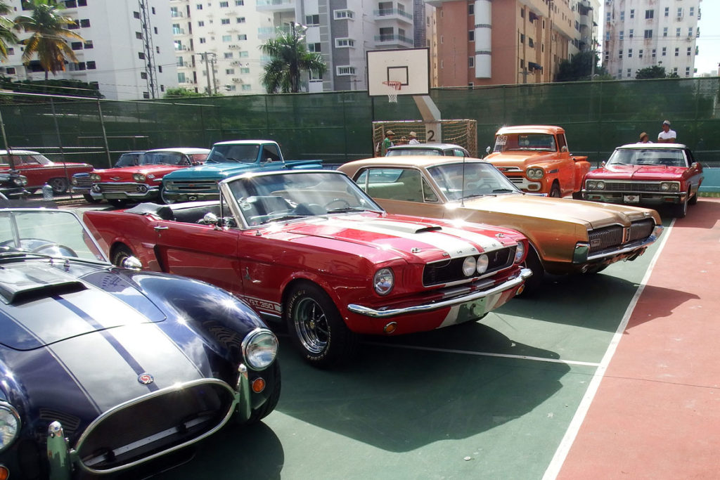 Quinta exhibición de vehículos antiguos
