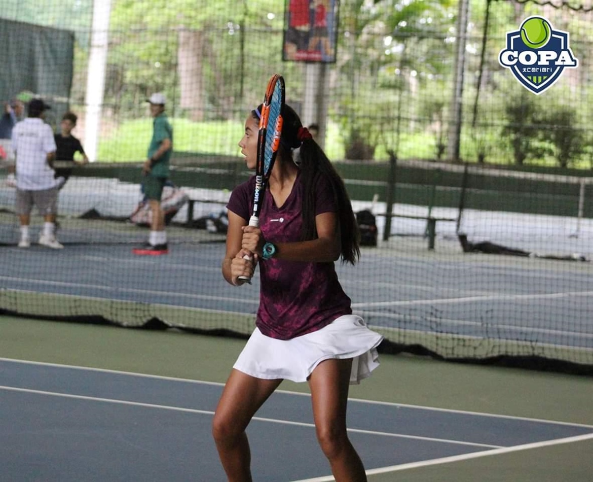 Tenista Abby Candelier Sigue Consolidándose en U14