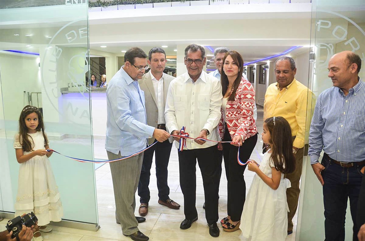 Inauguran nueva puerta de entrada al club