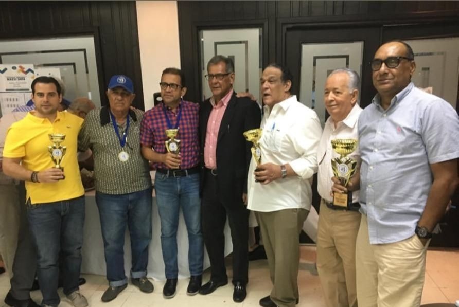 José Montás (Monty) Campeón del Torneo de Dominó