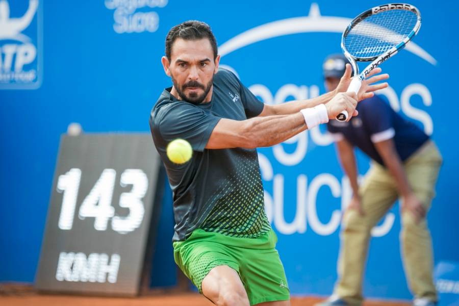 Víctor Estrella Impuso Veteranía en Torneo de Tenis
