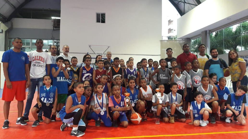 Los Chiquitos Disfrutaron su Torneo Aniversario de Basket
