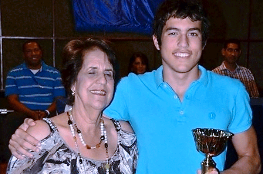 Huerta se destaca en Copa Natación de Santiago