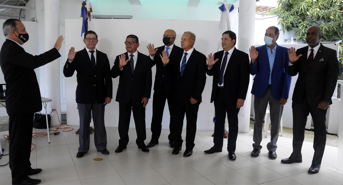 Dr. Félix Escaño Nuevo Presidente del Golf Naqueño