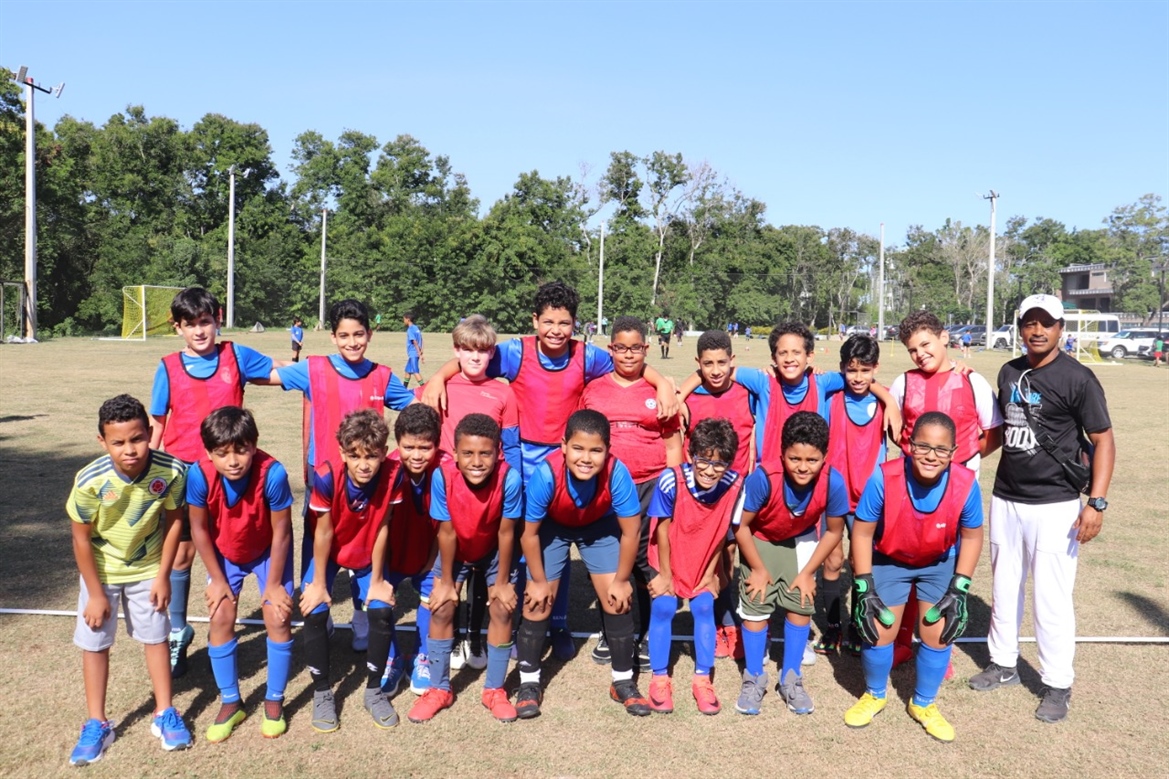 Bonito Encuentro de Fútbol Entre Club Naco y Academia de la UNPHU